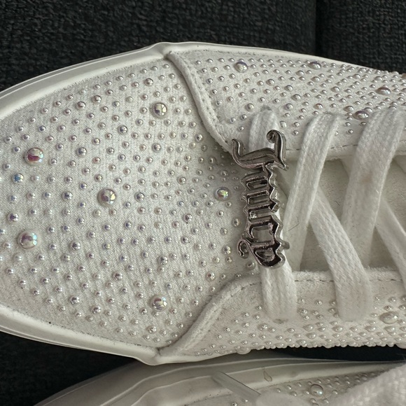 Juicy Couture White Sneakers with pearlized Rhinestone Accents size 10 - Picture 2 of 6